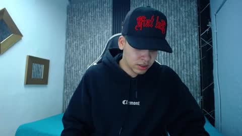 Mike 0233 online show from 11-21-25, 05:06