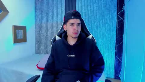 Mike 0233 online show from 01-06-26, 04:49