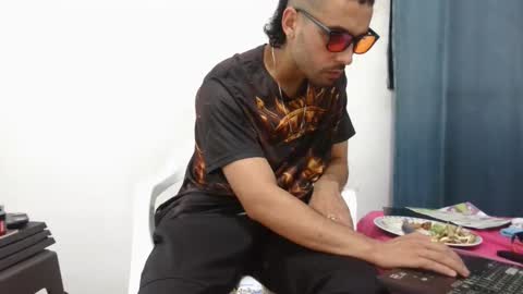 Snapshot of mike_leonrey22 chatting on 11-28-25, 10:45 mike_leonrey22 online show from 11-28-25, 10:45