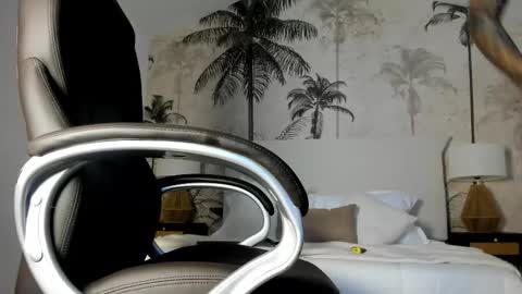 Mike Montoya online show from 10-12-25, 07:24