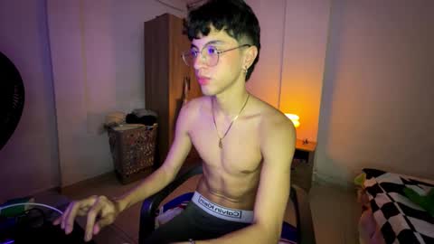 Mike Pineapple online show from 10-13-25, 04:34