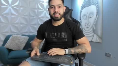 Mike Blare online show from 01-02-25, 07:07