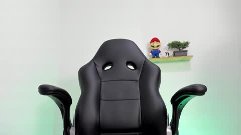 Snapshot of mikecooper_ chatting on 11-25-25, 03:06 Mike Cooper online show from 11-25-25, 03:06