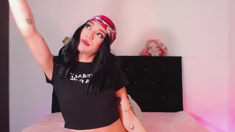 ZARA BLARE online show from 10-20-25, 01:28