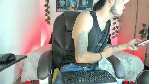 mikee_scooth online show from 02-09-25, 03:43
