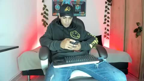 mikee_scooth online show from 03-03-25, 03:19
