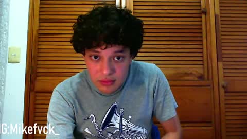 Snapshot of mikefvck_ chatting on 01-18-25, 05:20 Mike online show from 01-18-25, 05:20