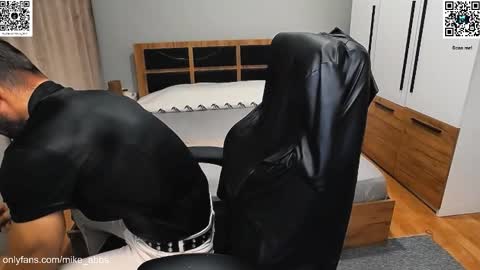 Mike    online show from 11-07-25, 02:28