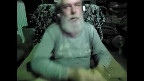 Snapshot of mikevm420 chatting on 12-30-24, 03:14 mike online show from 12-30-24, 03:14