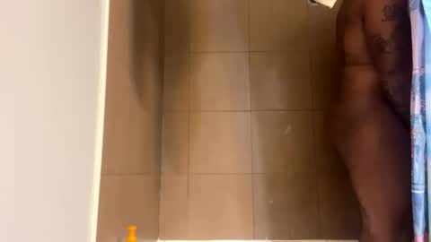 Snapshot of mikeyblunt chatting on 12-17-24, 12:33 mikeyblunt online show from 12-17-24, 12:33