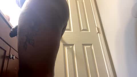 Snapshot of mikeyblunt chatting on 01-07-25, 01:24 mikeyblunt online show from 01-07-25, 01:24