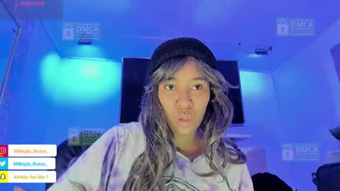 Mikeyla  online show from 10-04-25, 07:01