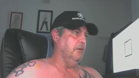 Snapshot of mikeyomalley73999 chatting on 10-21-25, 08:59 mikeyomalley73999 online show from 10-21-25, 08:59