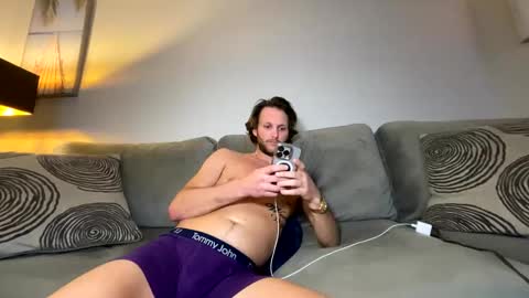 mikeywhite123 online show from 02-26-25, 04:58