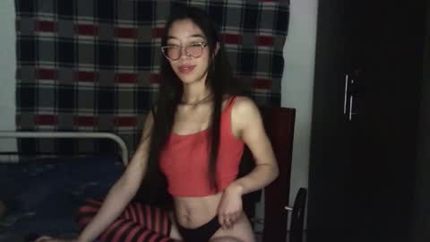 Snapshot of mikhaela_ chatting on 11-22-25, 06:56 Mikhaela online show from 11-22-25, 06:56