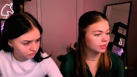 Snapshot of miki_ti chatting on 10-24-25, 09:06 miki_ti online show from 10-24-25, 09:06