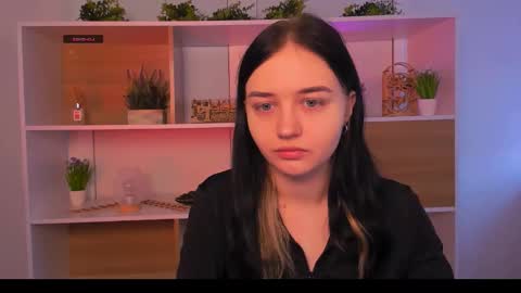 Snapshot of miki_ti chatting on 10-25-25, 08:33 miki_ti online show from 10-25-25, 08:33