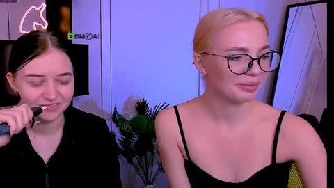 Snapshot of miki_ti chatting on 10-27-25, 09:35 miki_ti online show from 10-27-25, 09:35