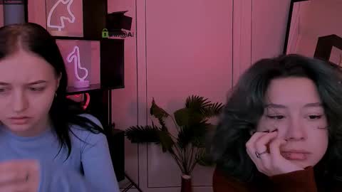 Snapshot of miki_ti chatting on 11-06-25, 12:06 miki_ti online show from 11-06-25, 12:06