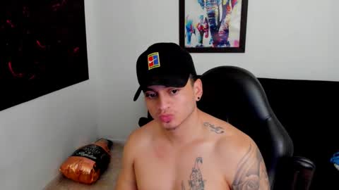 MIKKE online show from 10-10-25, 02:27