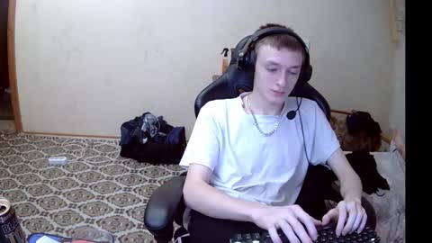 MikkiForus online show from 10-06-25, 12:08