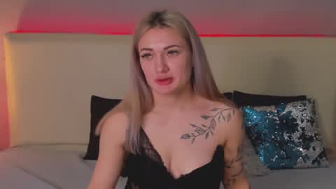 MikkiShows online show from 02-20-25, 06:02