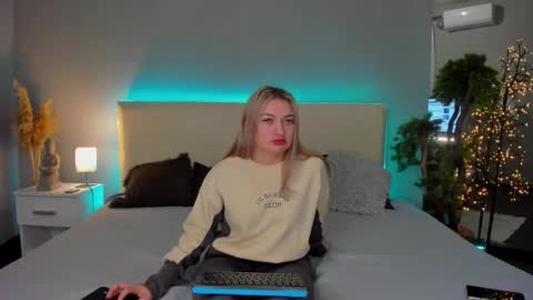 MikkiShows online show from 02-28-25, 08:07