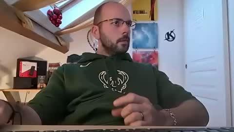 Snapshot of mikmik91 chatting on 01-07-25, 04:05 mikmik91 online show from 01-07-25, 04:05