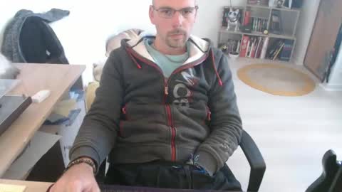 Snapshot of mikmik91 chatting on 10-01-25, 09:48 mikmik91 online show from 10-01-25, 09:48