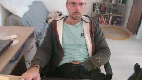 Snapshot of mikmik91 chatting on 10-08-25, 09:07 mikmik91 online show from 10-08-25, 09:07