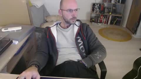 mikmik91 online show from 11-18-25, 04:11