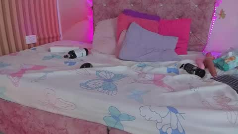 mila_grace_ online show from 12-13-25, 07:53