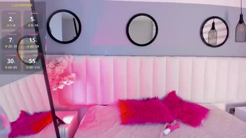 Snapshot of mila_hank chatting on 11-30-25, 12:14 mila_hank online show from 11-30-25, 12:14