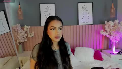 Snapshot of mila_hank chatting on 02-18-26, 12:12 mila_hank online show from 02-18-26, 12:12