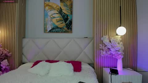 Snapshot of mila_hank chatting on 03-25-26, 12:11 mila_hank online show from 03-25-26, 12:11