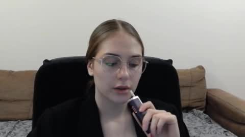 mila_keyy online show from 01-18-26, 08:34