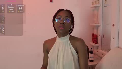 Snapshot of mila_n_max chatting on 11-18-25, 12:09 Mila Max online show from 11-18-25, 12:09