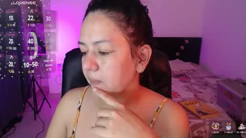 Snapshot of mila_phoenix chatting on 10-25-25, 10:01 mila_phoenix online show from 10-25-25, 10:01