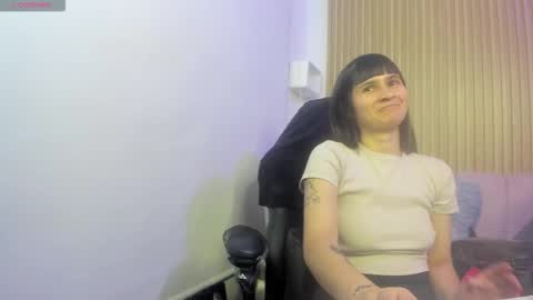 Mila  online show from 10-04-25, 03:04