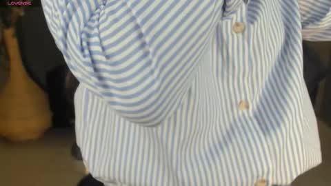 Mila online show from 10-05-25, 04:33