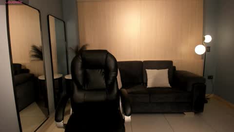 Mila online show from 11-05-25, 02:00