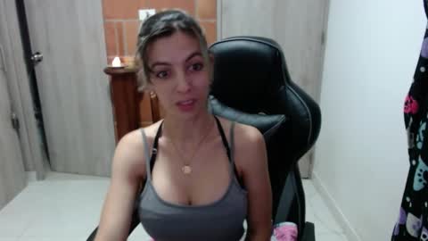 milacoxx8819 online show from 02-03-25, 09:50