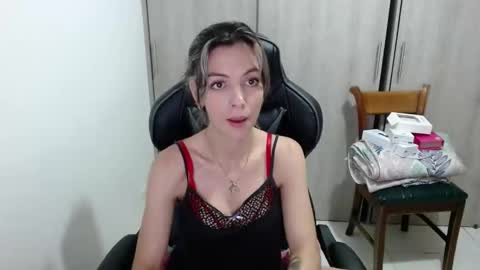 milacoxx8819 online show from 02-12-25, 11:51