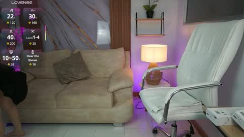 milacrave online show from 10-10-25, 11:42