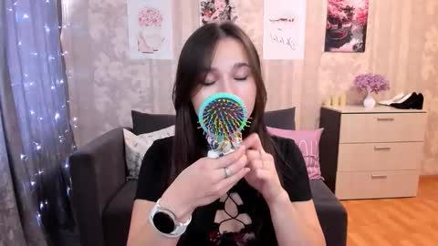 MilaDaisen online show from 09-22-25, 11:34