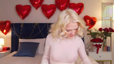 Snapshot of milademies chatting on 01-02-25, 02:11 Miss Cutie online show from 01-02-25, 02:11