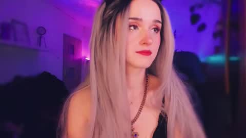 Snapshot of miladyjolie chatting on 11-01-25, 11:07 MiladyJolie online show from 11-01-25, 11:07