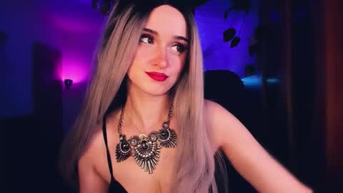 Snapshot of miladyjolie chatting on 11-15-25, 04:14 MiladyJolie online show from 11-15-25, 04:14