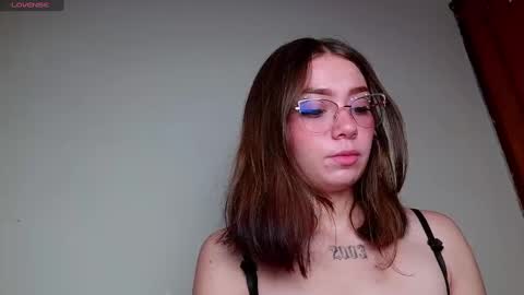 Snapshot of milafyre chatting on 10-07-25, 01:19 valery online show from 10-07-25, 01:19