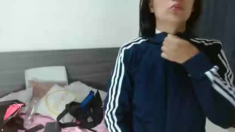 mila online show from 02-12-25, 09:20